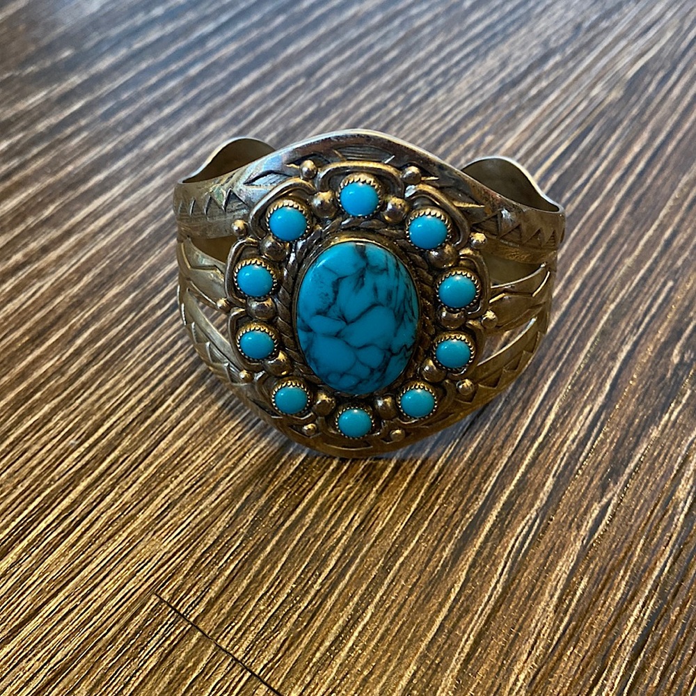 Vintage bell nickel Coachella inspired Cuff. It’s lightweight and fabulous!